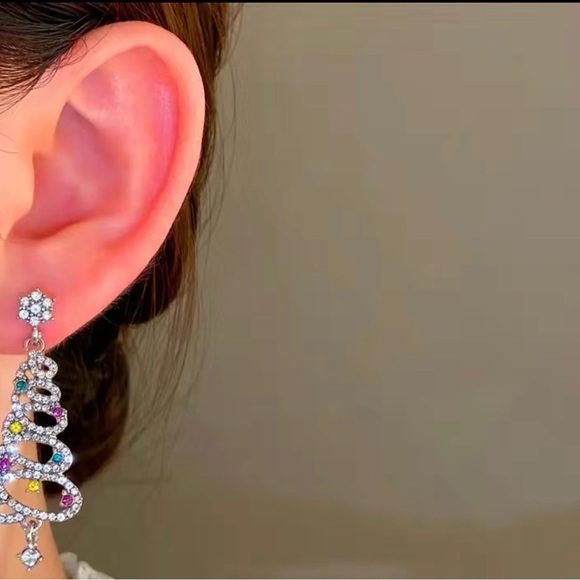 Gorgeous Christmas Trees - Picture 2 of 4